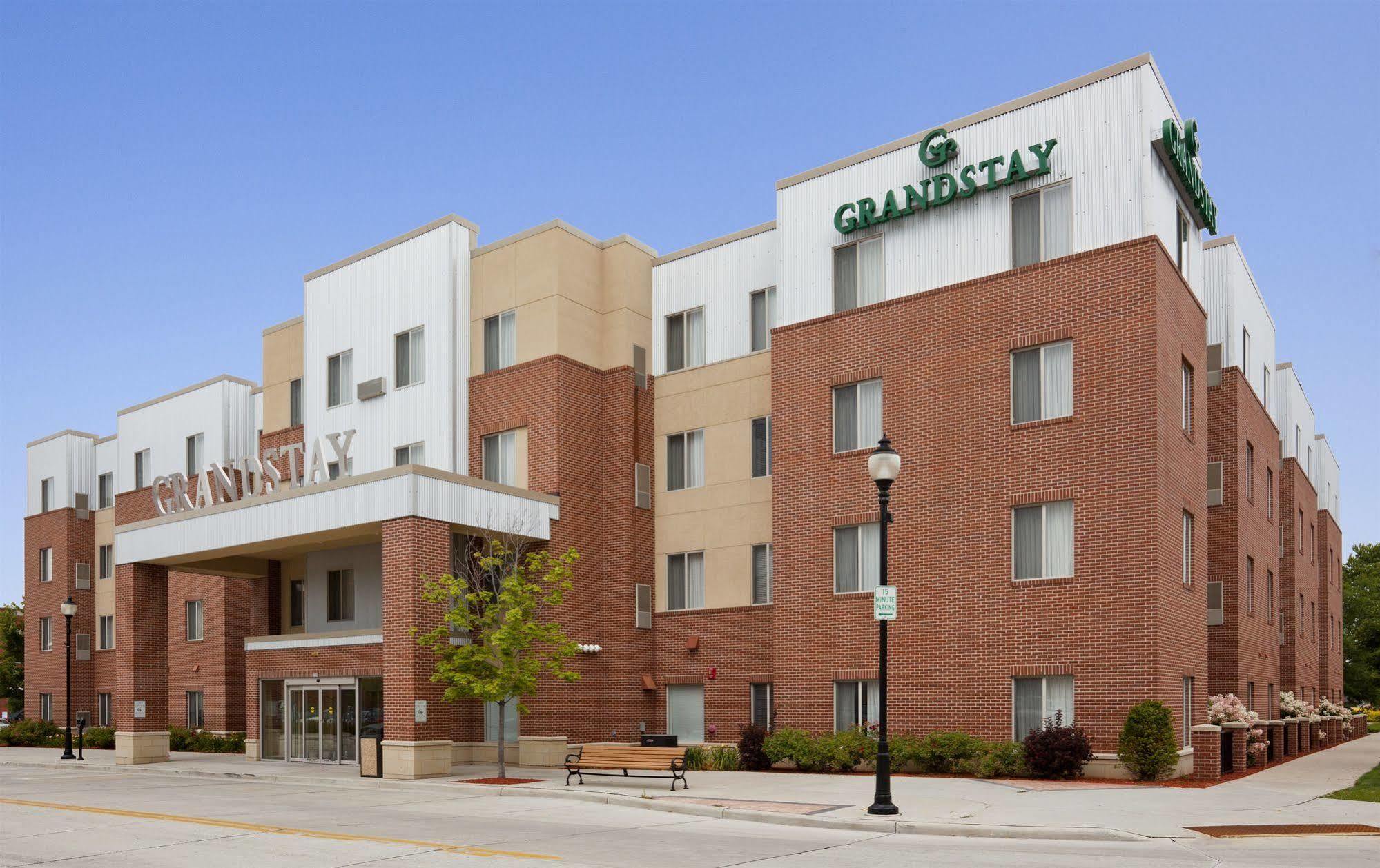 Grandstay Hotel & Suites Downtown Sheboygan Extérieur photo